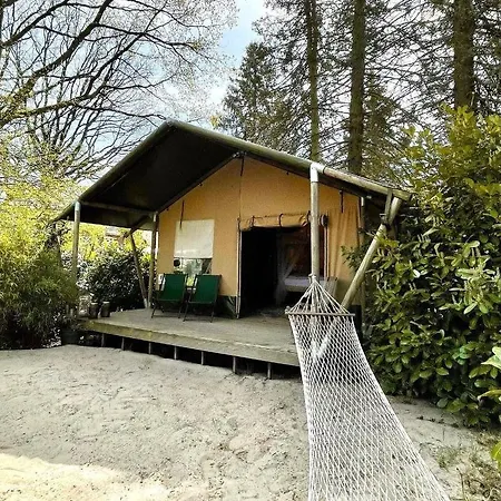 Great-lake-lodge-spektakulaerer-glampingurlaub-am-grossensee Grossensee