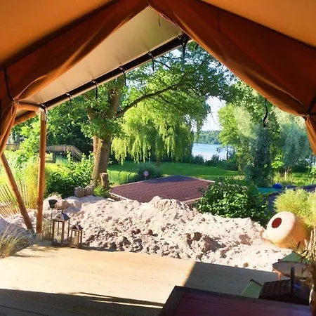 Appartement Great-lake-lodge-spektakulaerer-glampingurlaub-am-grossensee *